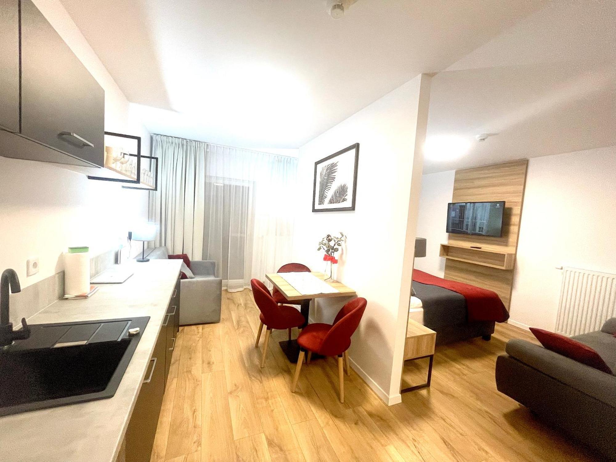 Apartment Premium Atal City Square-Free Parking Space In The Garage Vratislav Exteriér fotografie